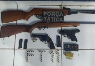 As quatro armas apreendidas. Foto: Divulgação