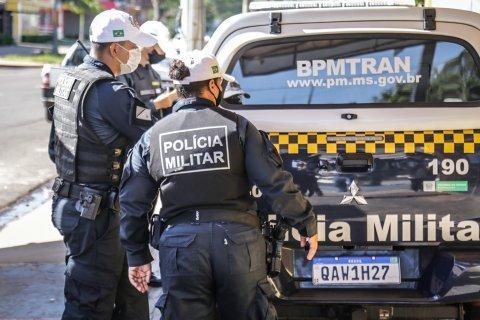 Depois de roubar caminhão de oficina, ladrão é preso bêbado ao cruzar Zahran e bater em poste