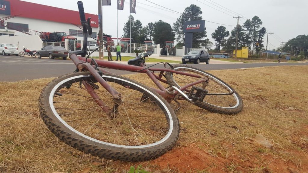 Bicicleta em que o garoto transitava quando foi atropelado. Foto: Renata Portela