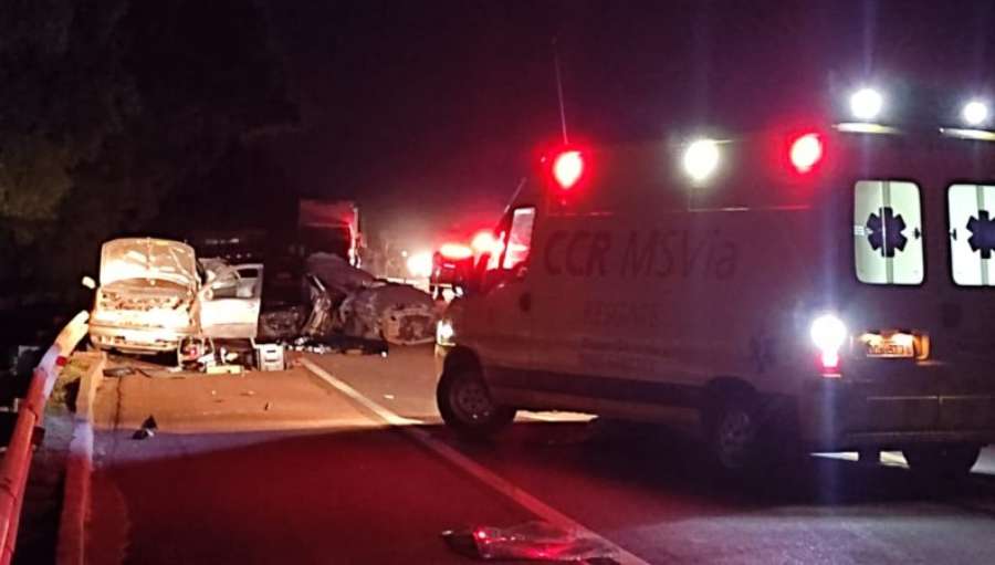 Motorista foi arremessado do carro