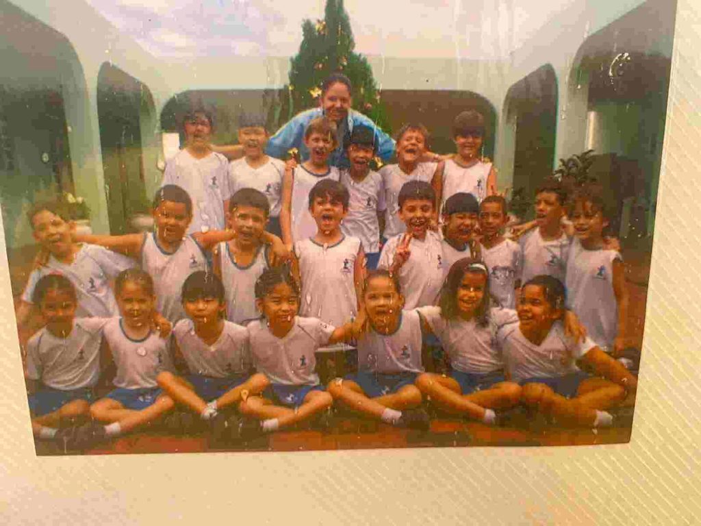 Antiga turma em colégio da Capital