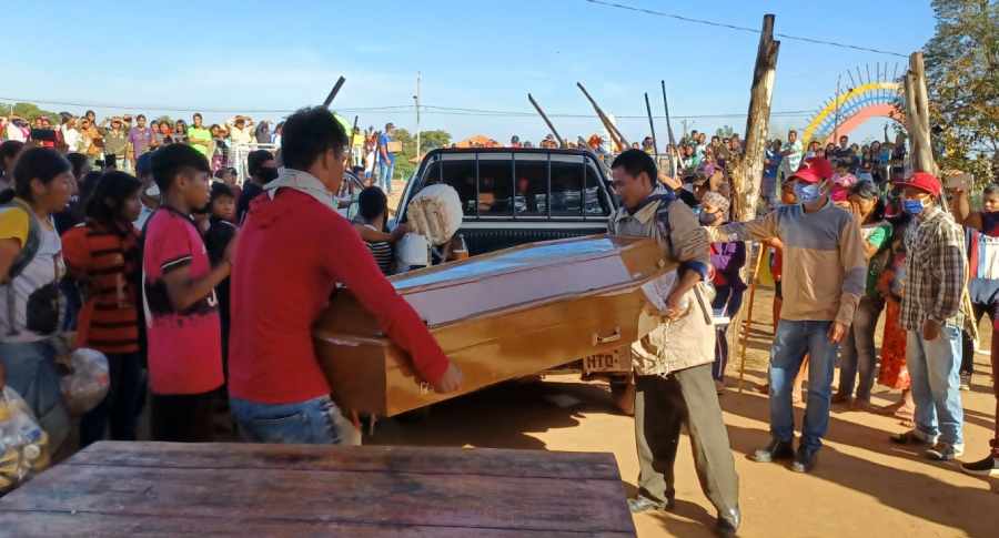 Indígenas acompanham velório de Vitor