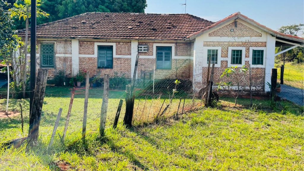 Casa possui arquitetura antiga e pertence a ex-ferroviário. Foto: Graziela Rezende/Jornal Midiamax