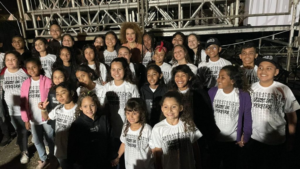 Crianças fizeram coro durante e após show da cantora, em Bonito. Foto: Graziela Rezende/Jornal Midiamax
