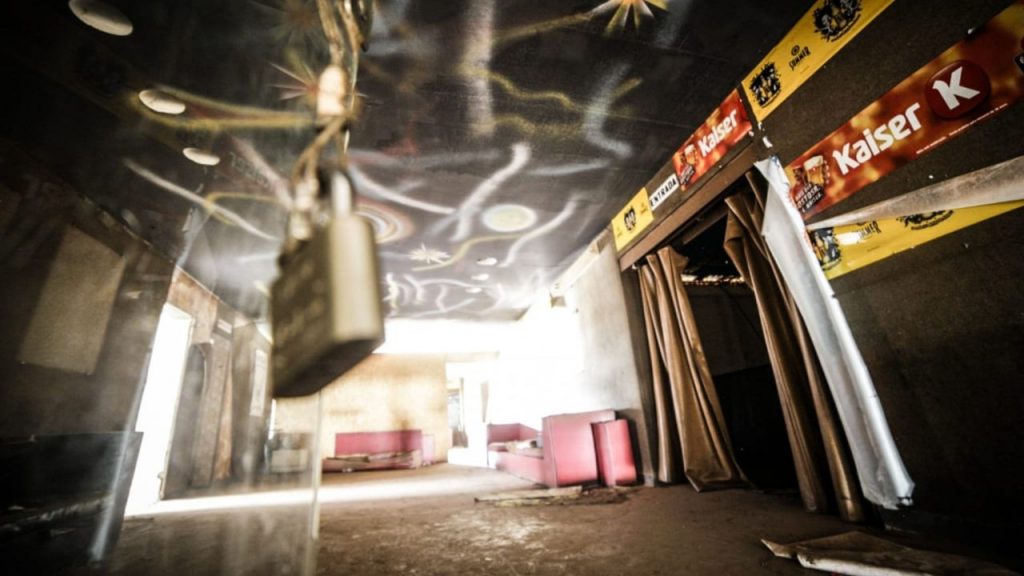 Sala de cinema trancada após fechamento, em Campo Grande. Foto: Henrique Arakaki/Jornal Midiamax