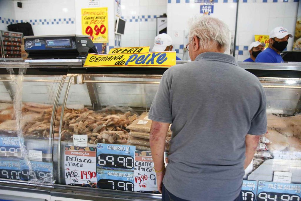Aposentado ficou curioso e comprou carne para experimentar. Foto: Marcos Ermínio/Jornal Midiamax