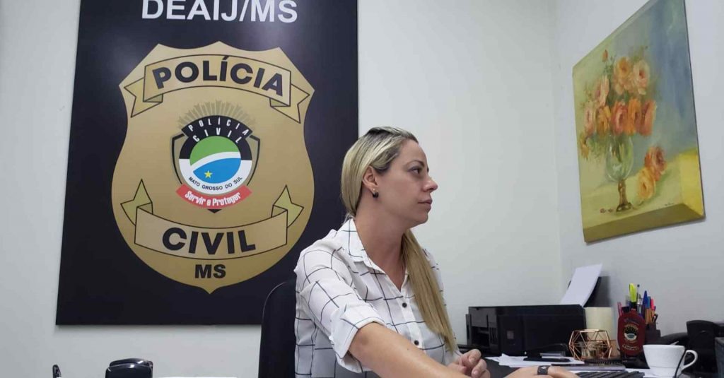 Menina foi deixada em boca de fumo, diz delegada