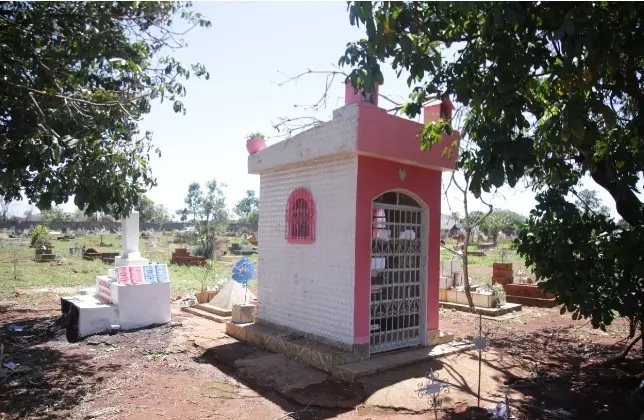 Um dos túmulos mais emblemáticos de Campo Grande - (Foto: Marcos Ermínio/Midiamax)