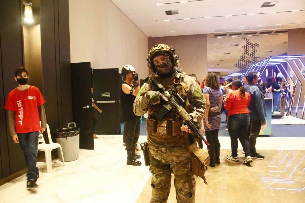 Gabriel se vestiu de Call of Duty