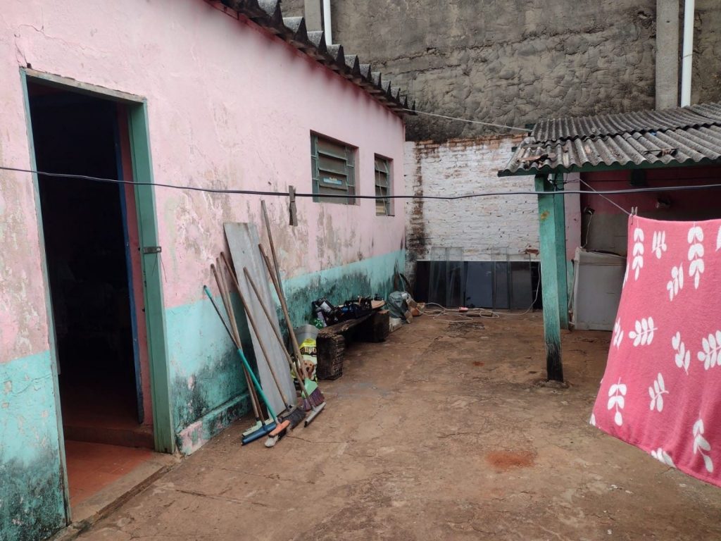Casa e varanda que marcaram o que aconteceu com Fatinha - (Foto: João Ramos/Midiamax)