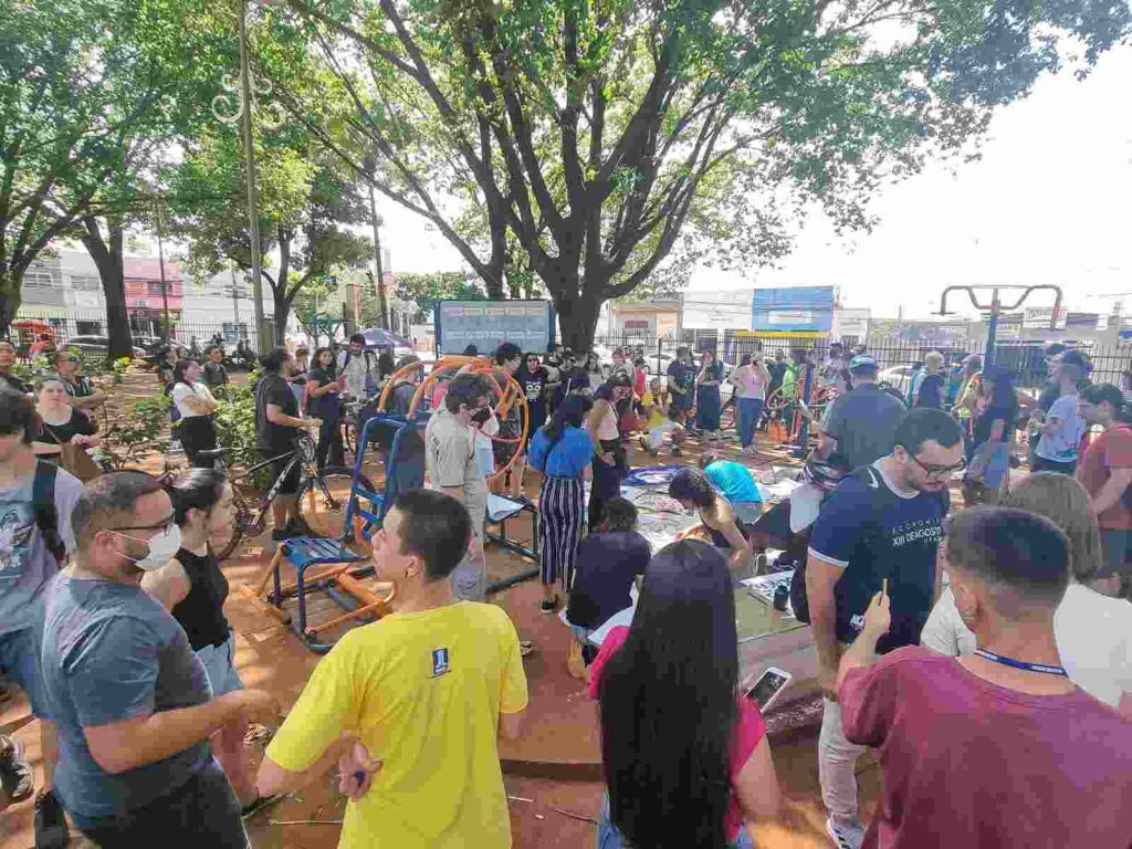 Protesto corre de forma pacífica na Praça Ary Coelho