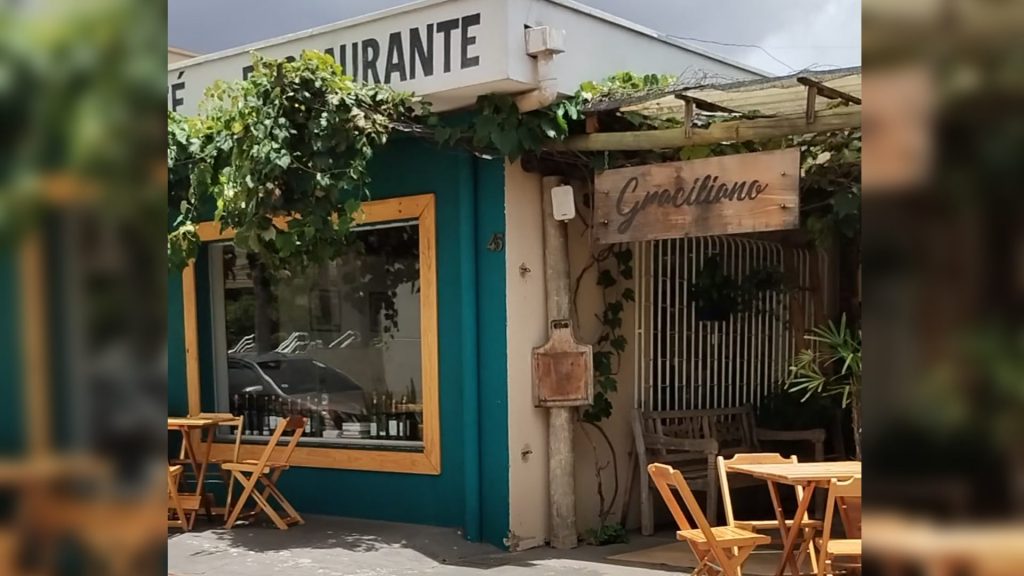 Restaurante serve buffet de feijoada aos sabados