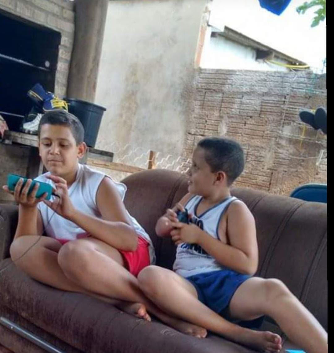Luan e Pablo na infância - (Foto: Arquivo Pessoal)
