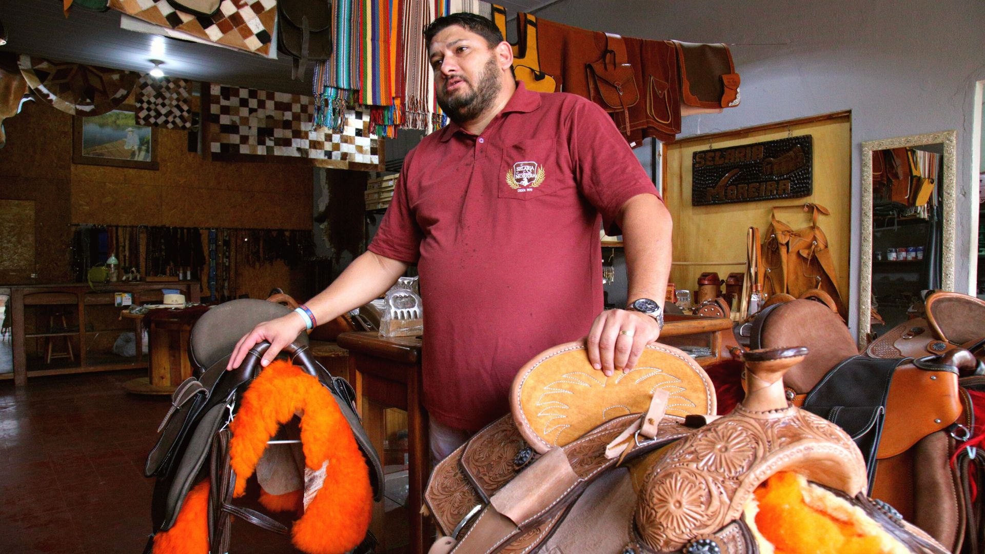 Thaironi Vieira dos Santos Moreira, 36 anos, proprietário da Selaria Moreira. (Foto Marcos Ermínio/Jornal Midiamax)