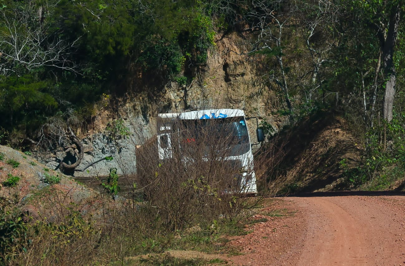 Caminhão da ALS seguindo para a fazenda Três Marias. Foto: Marcos Ermínio/Jornal Midiamax