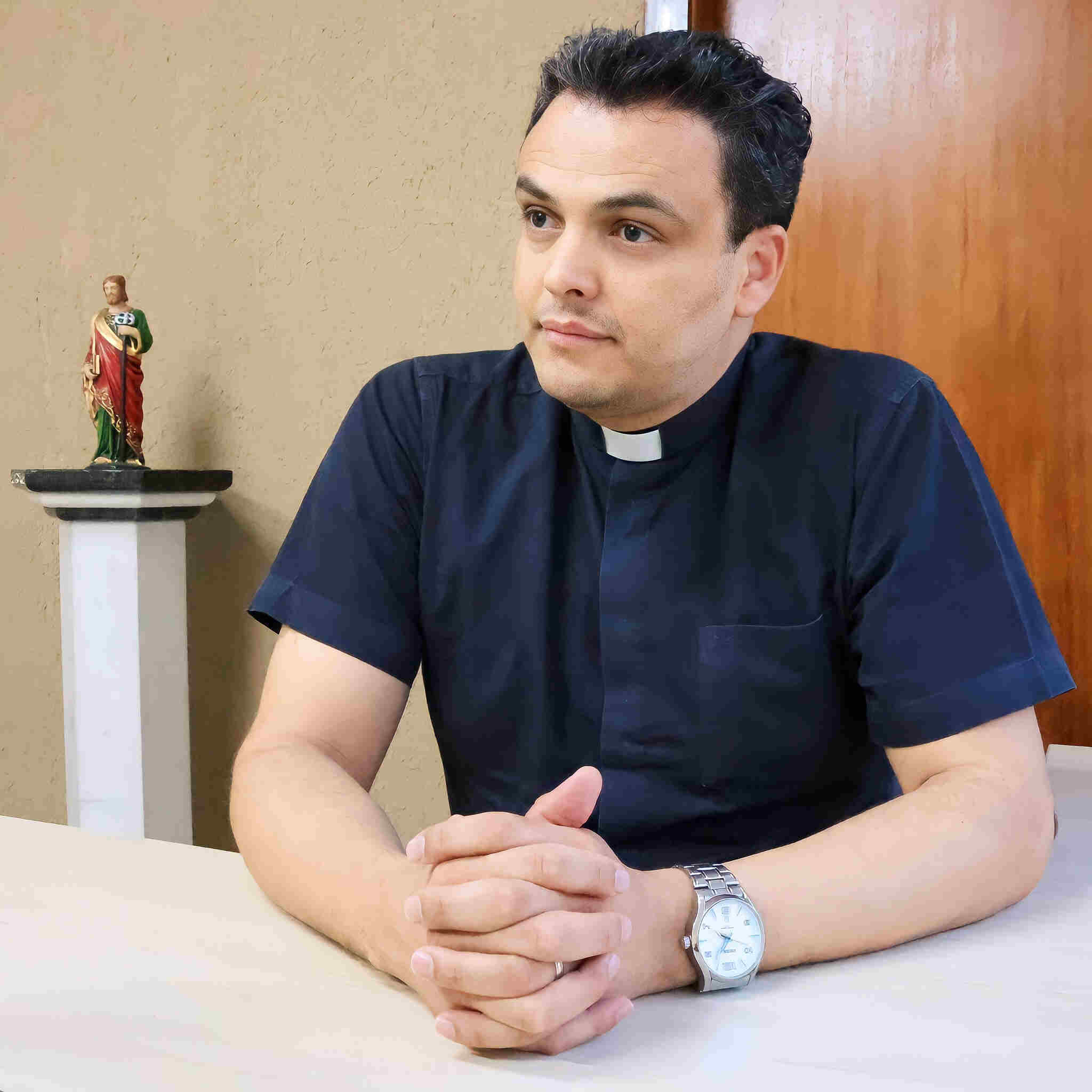 Padre Alex Messias, pároco e reitor na Paróquia São Judas Tadeu. (Kísie Ainoã, Midiamax)