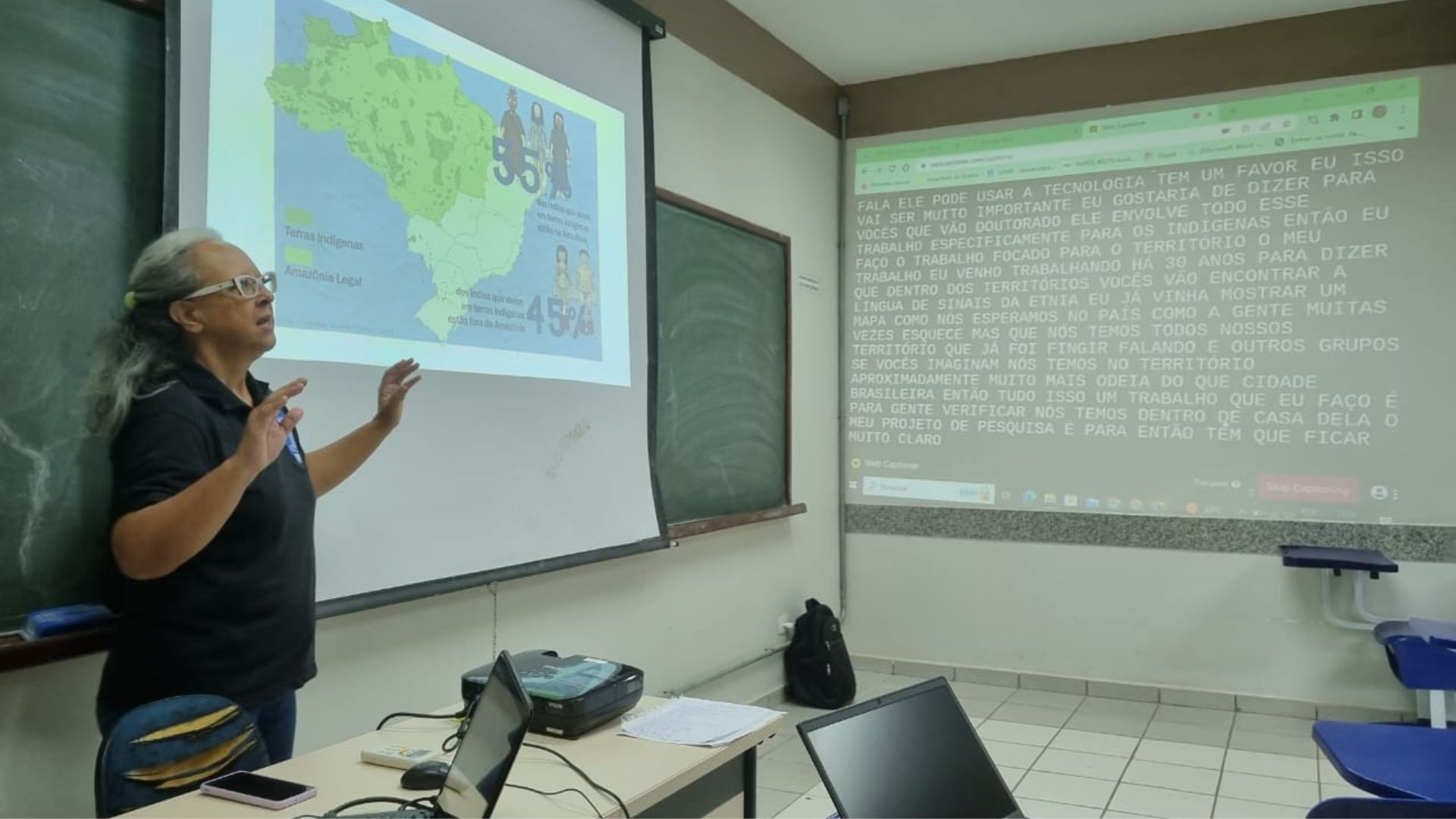 Aula em Libras feita por Shirley