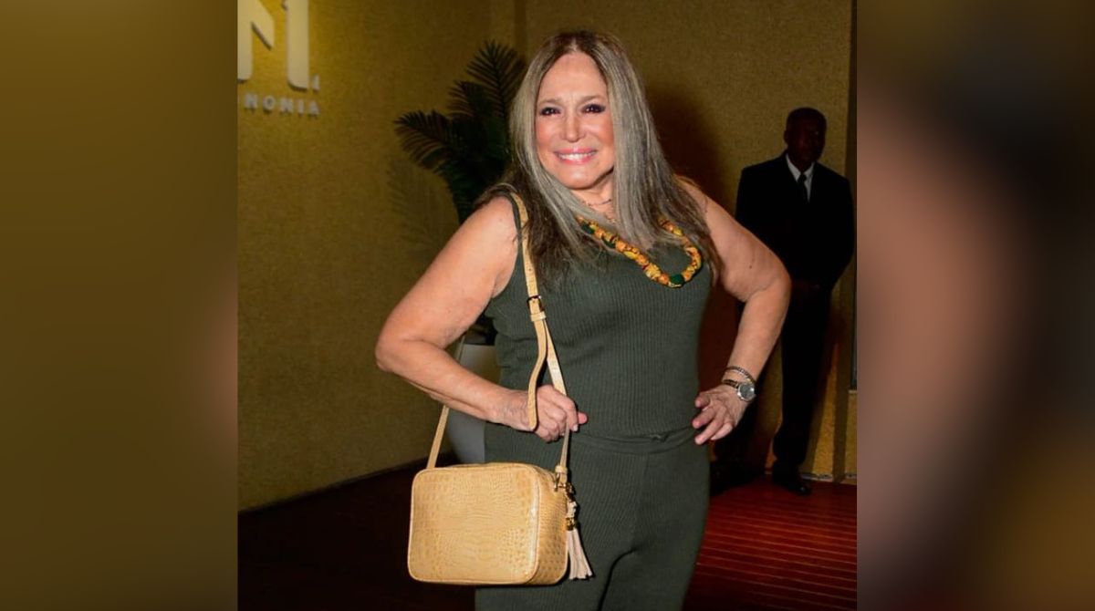 Susana Vieira no lançamento da novela Terra & Paixão com a sua bolsa Alegre-se