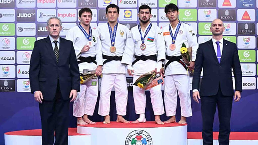 Michel Augusto (primeiro à esquerda no pódio) ganhou a prata no Grand Prix (IJF, Divulgação)
