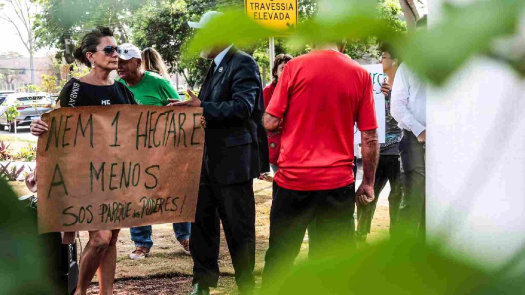 manifestantes parque dos poderes