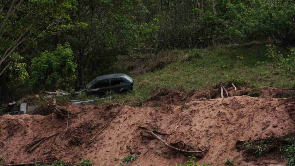 Rompimento da barragem
