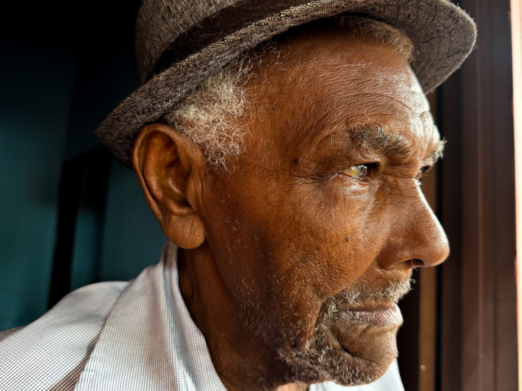 Idoso não aparenta a idade que tem - (Foto: Alicce Rodrigues, Jornal Midiamax)