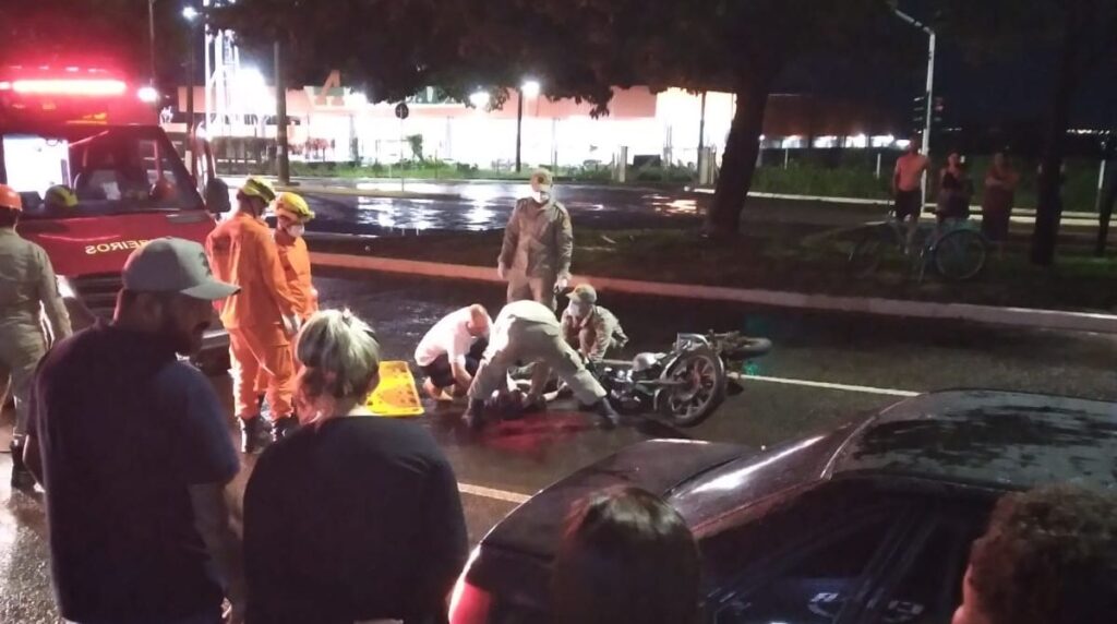 motociclista morre carro cabeça